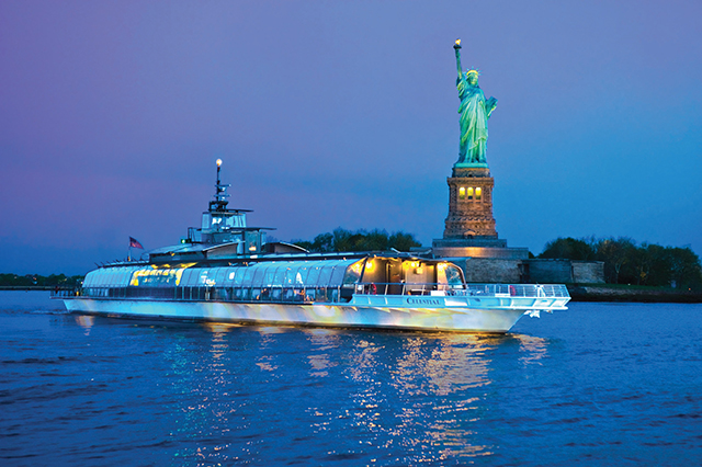 Cảnh sắc New York dưới góc nhìn từ du thuyền trên sông Hudson