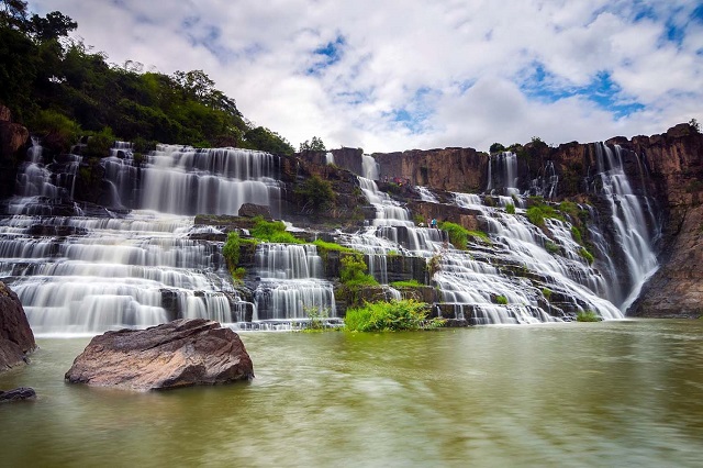 Chinh phục 3 thác nước đẹp như dải lụa ở ngoại ô Đà Lạt